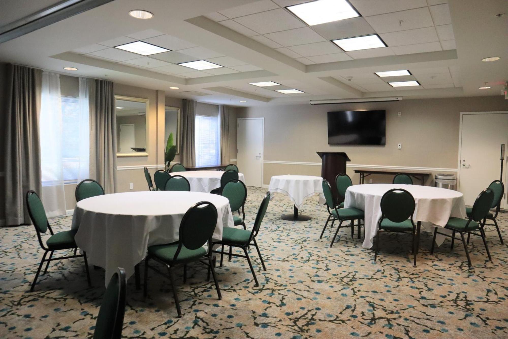 Hilton Garden Inn Calabasas Bagian luar foto