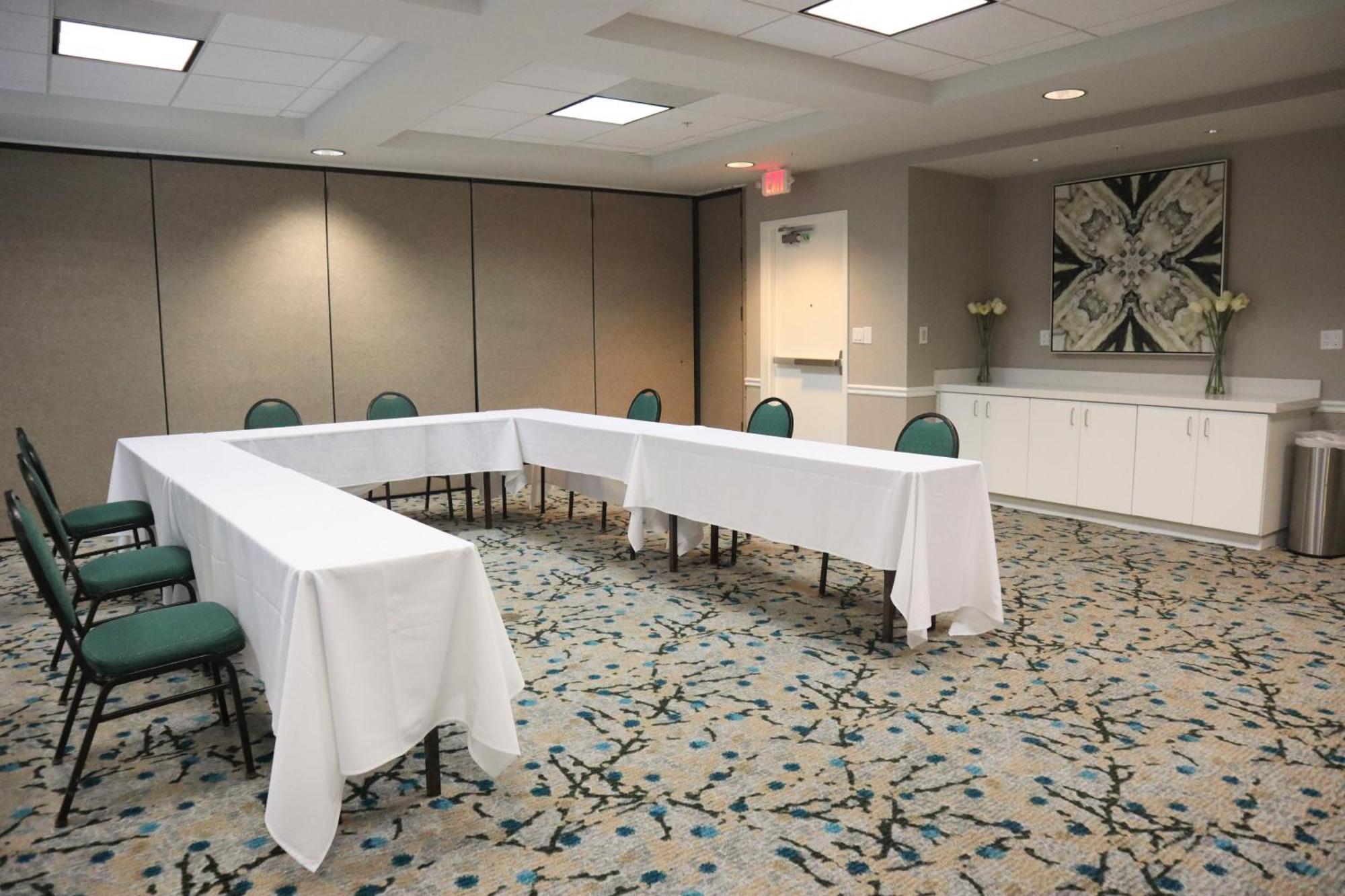 Hilton Garden Inn Calabasas Bagian luar foto