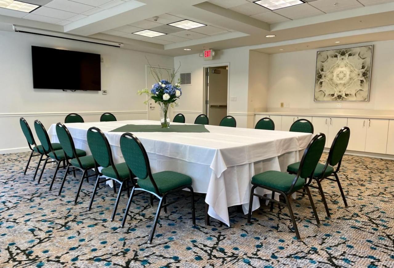 Hilton Garden Inn Calabasas Bagian luar foto