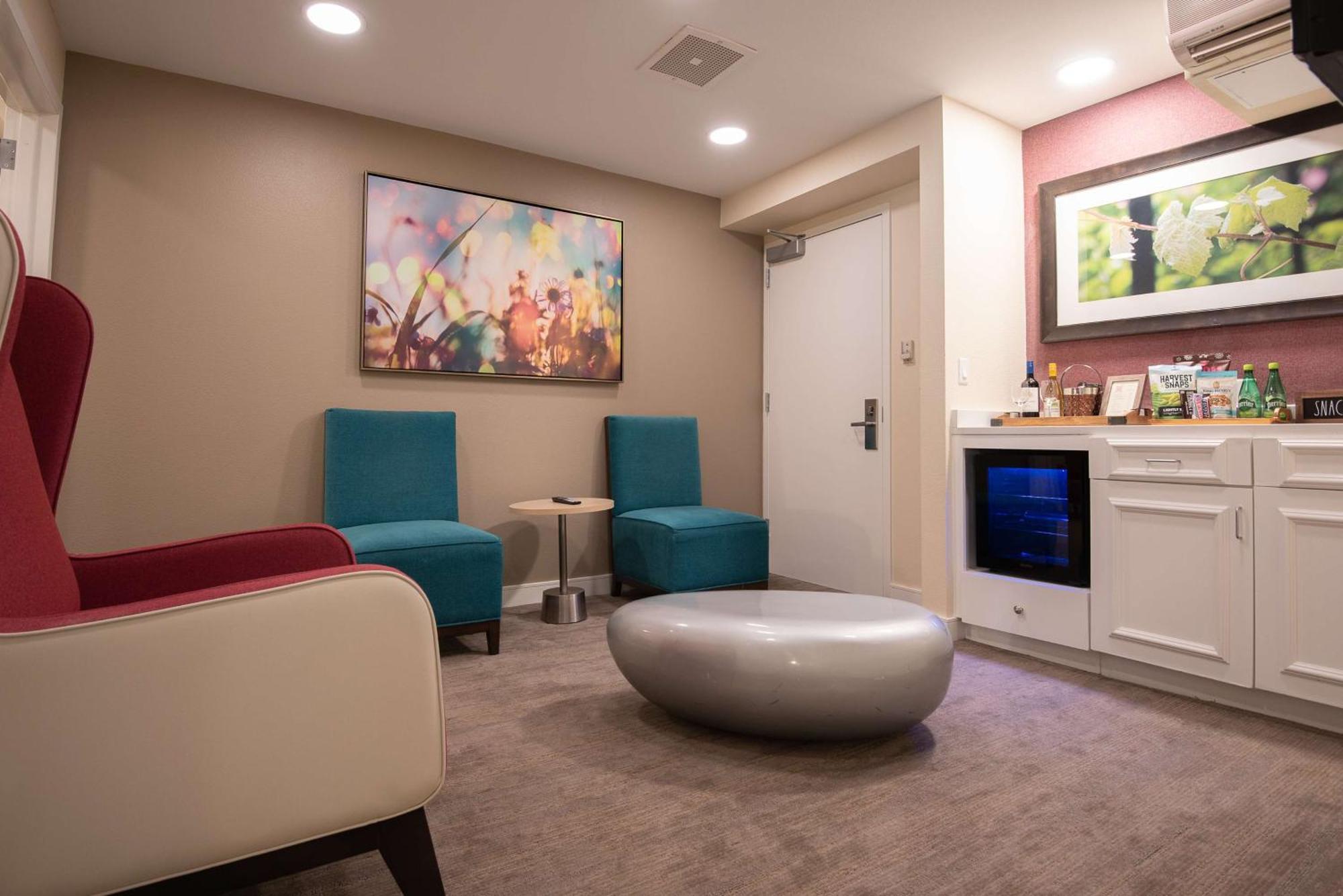 Hilton Garden Inn Calabasas Bagian luar foto