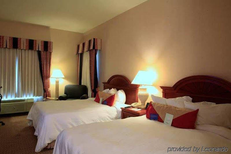 Hilton Garden Inn Calabasas Bagian luar foto