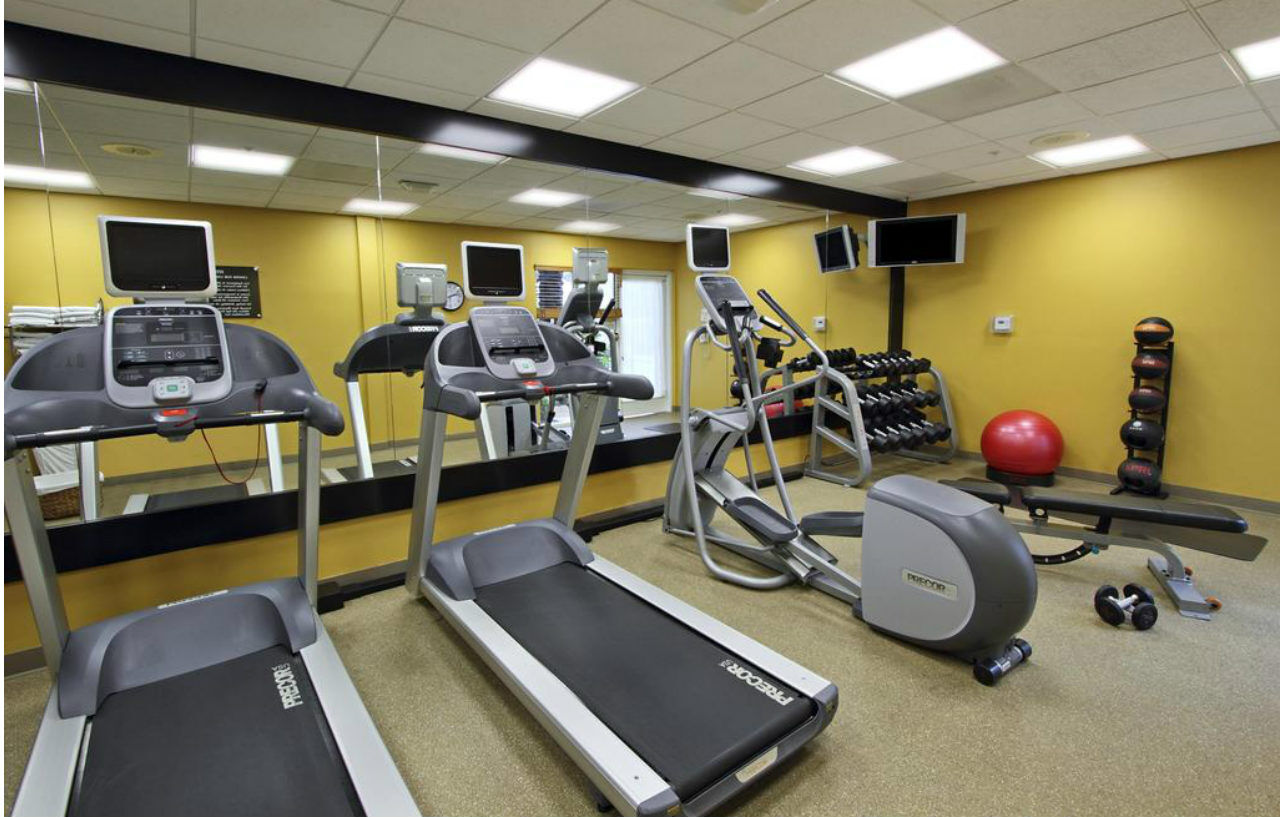 Hilton Garden Inn Calabasas Bagian luar foto